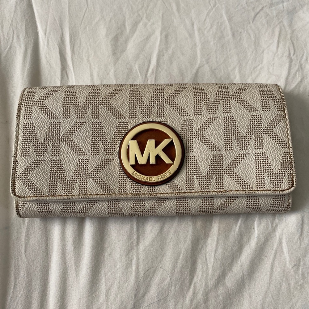 Michael kors white leather wallet